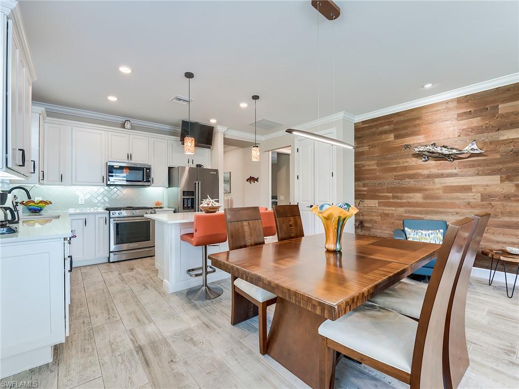 ESPLANADE LAKE CLUB - Residential