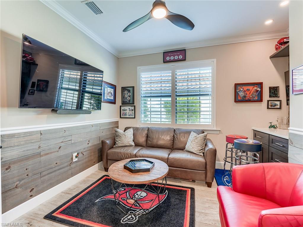 ESPLANADE LAKE CLUB - Residential