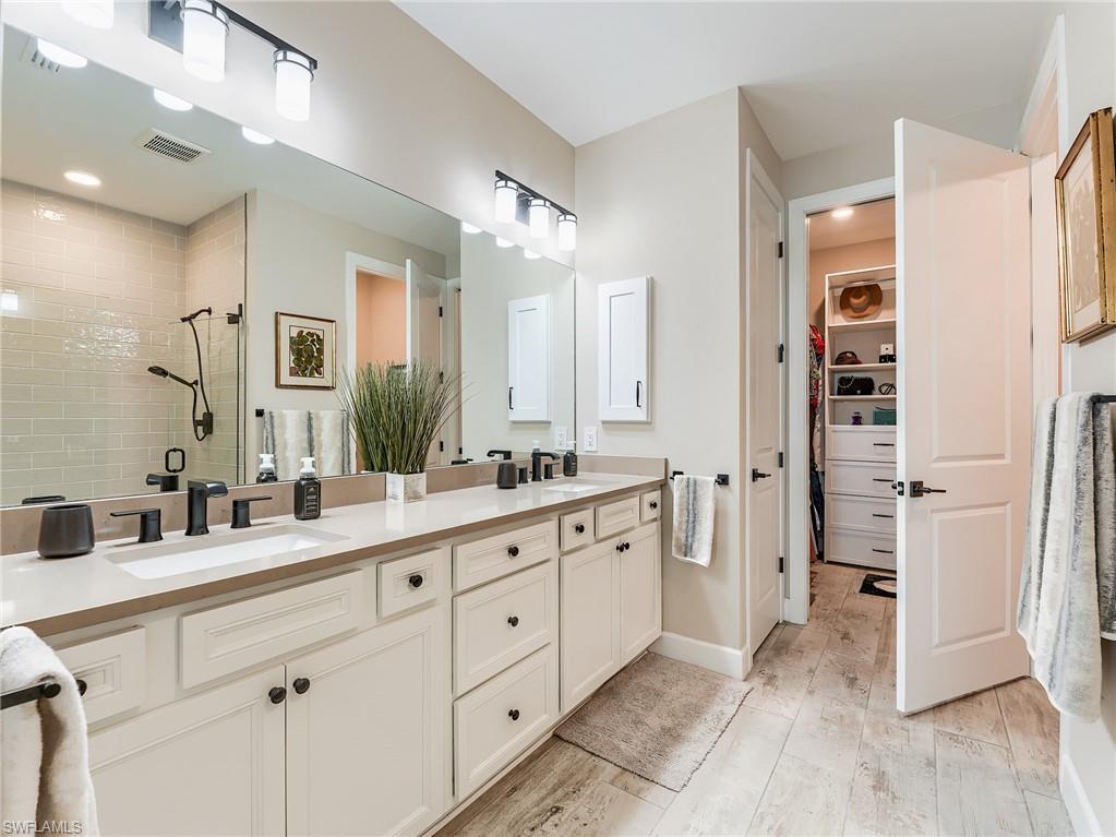 ESPLANADE LAKE CLUB - Residential