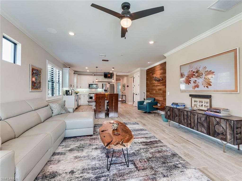 ESPLANADE LAKE CLUB - Residential