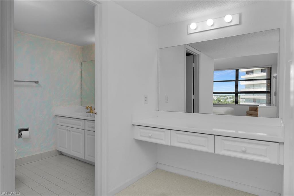 ROYAL SEAFARER - Residential