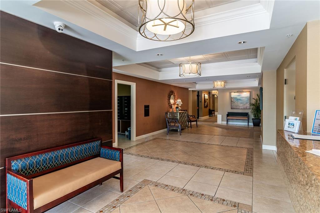 ROYAL SEAFARER - Residential