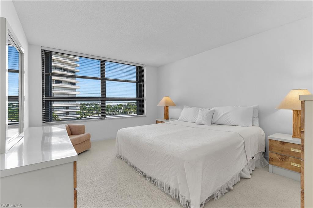 ROYAL SEAFARER - Residential