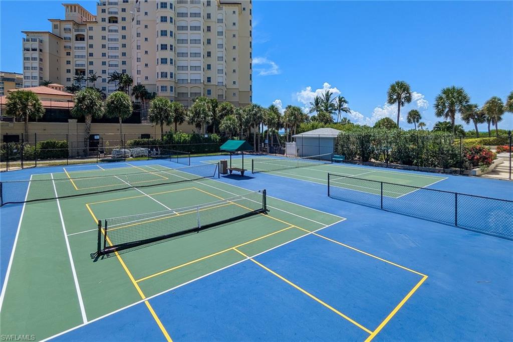 ROYAL SEAFARER - Residential