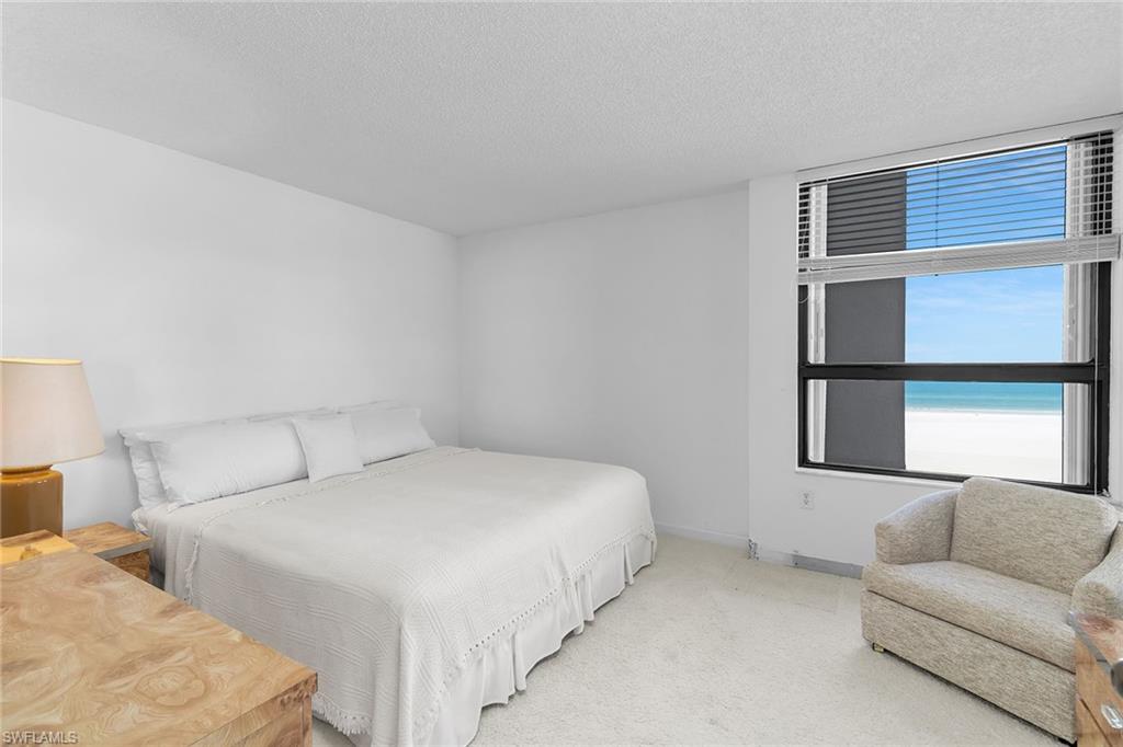 ROYAL SEAFARER - Residential