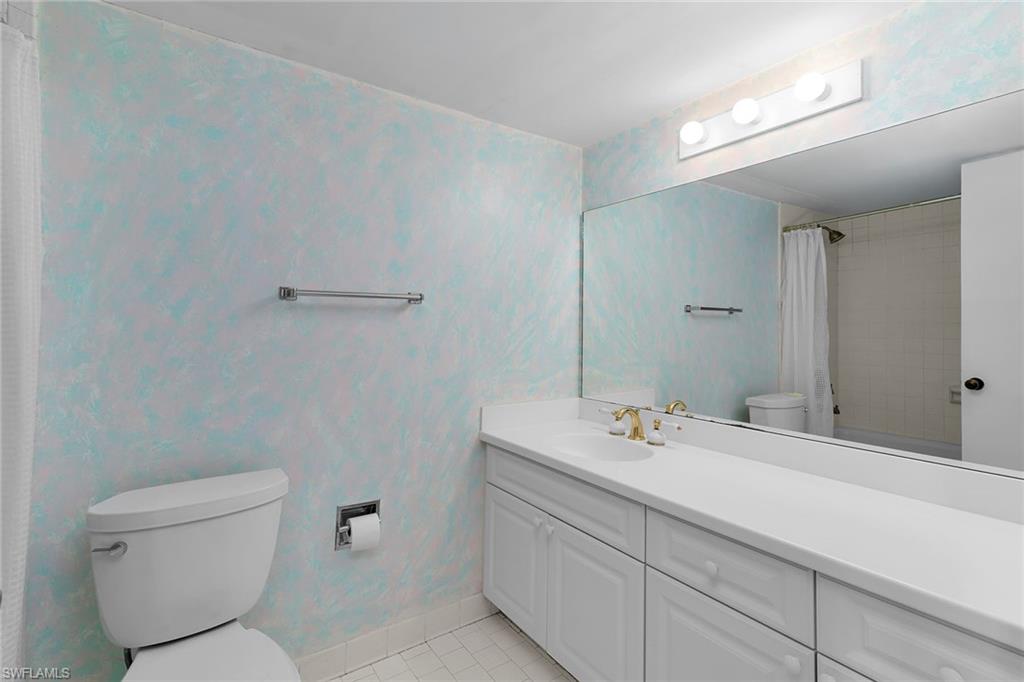 ROYAL SEAFARER - Residential