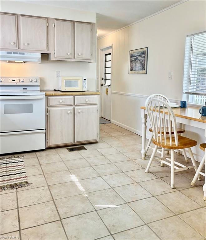 FOREST PARK MOBILE HOME - Residential