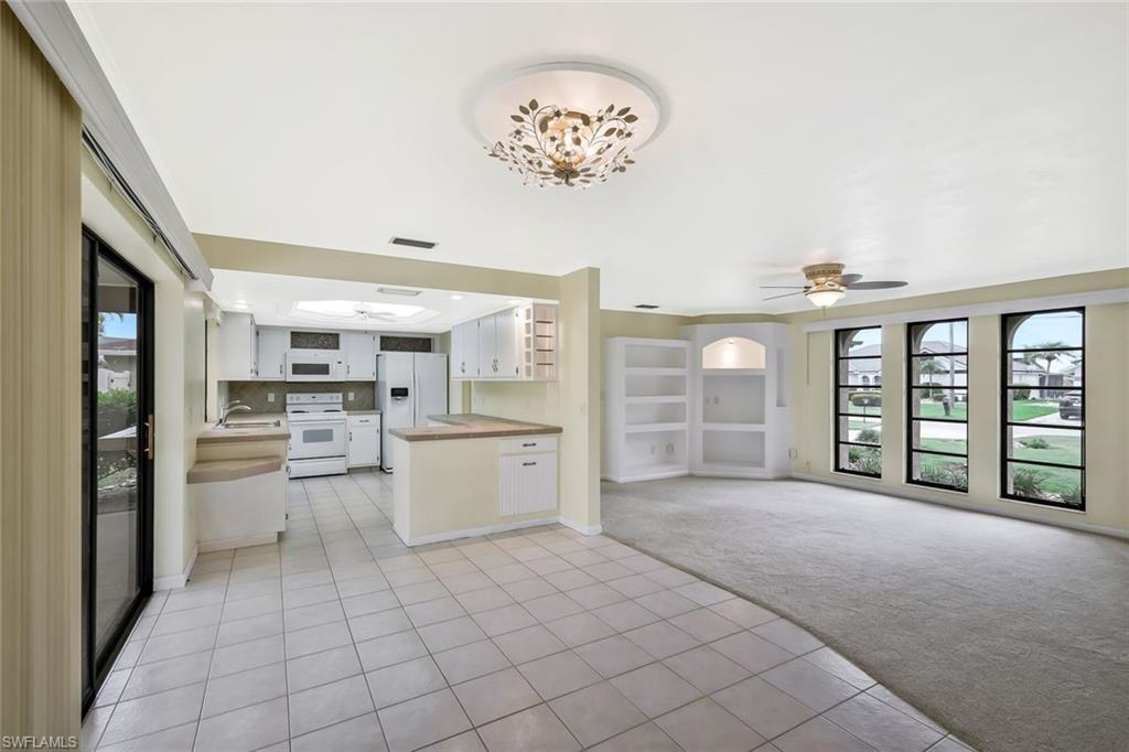 900 SW 54th LN
