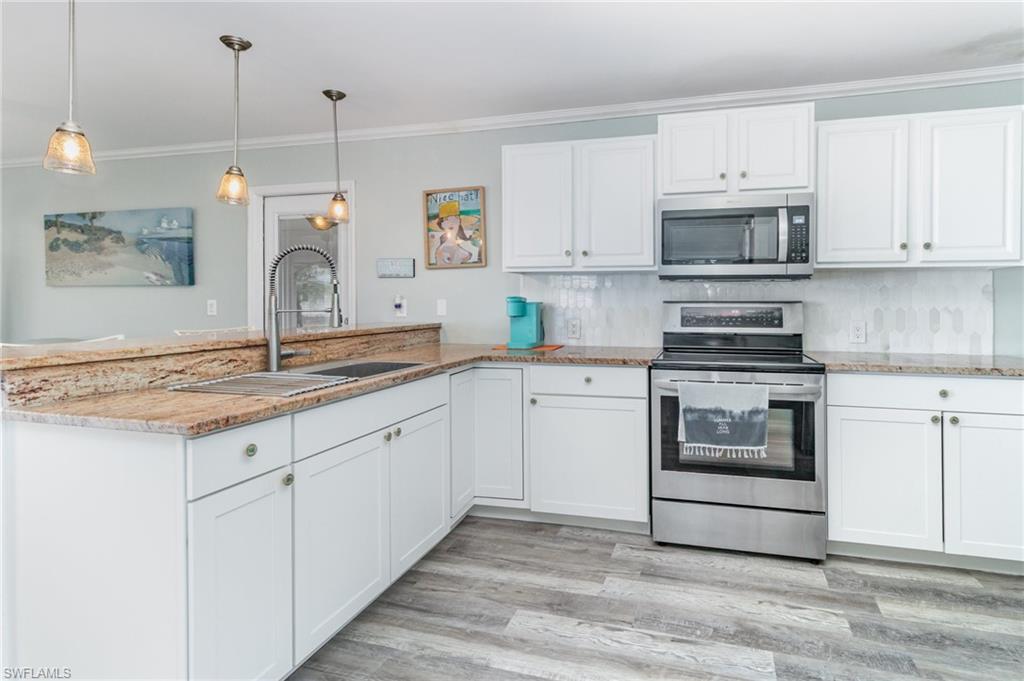 BAYSIDE ESTATES - Residential