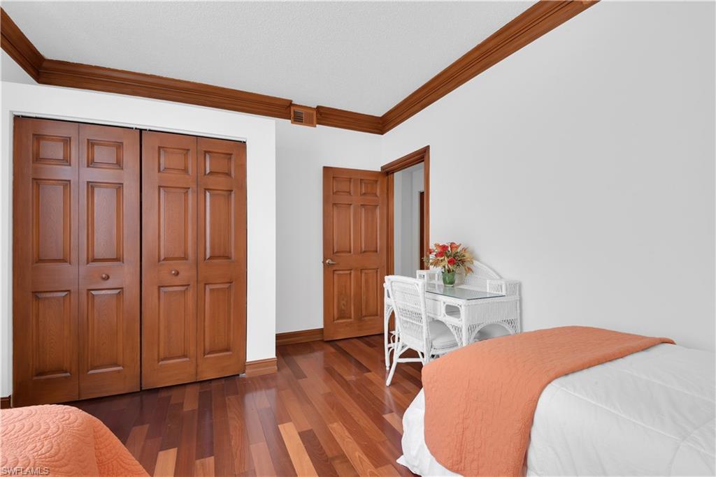 SILVER OAKS - Residential