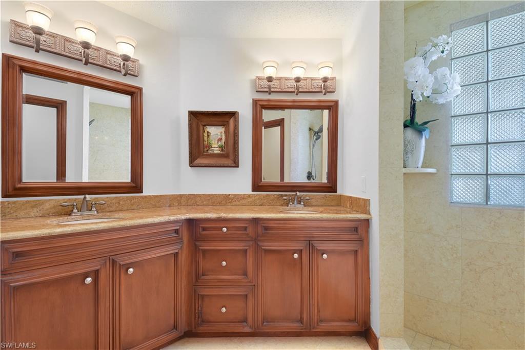 SILVER OAKS - Residential