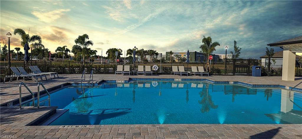 WHISPERING LAKES - Residential