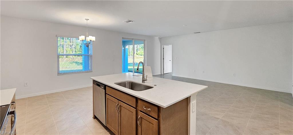 WHISPERING LAKES - Residential