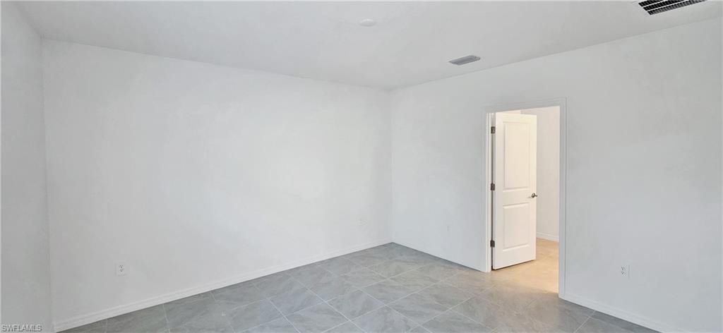 WHISPERING LAKES - Residential