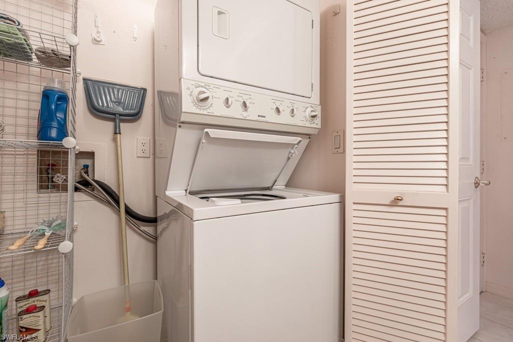 SEVEN LAKES - Residential