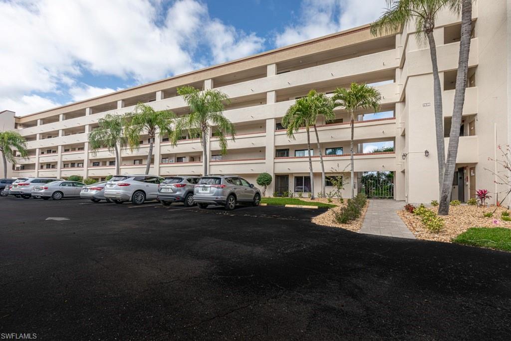 SEVEN LAKES - Residential