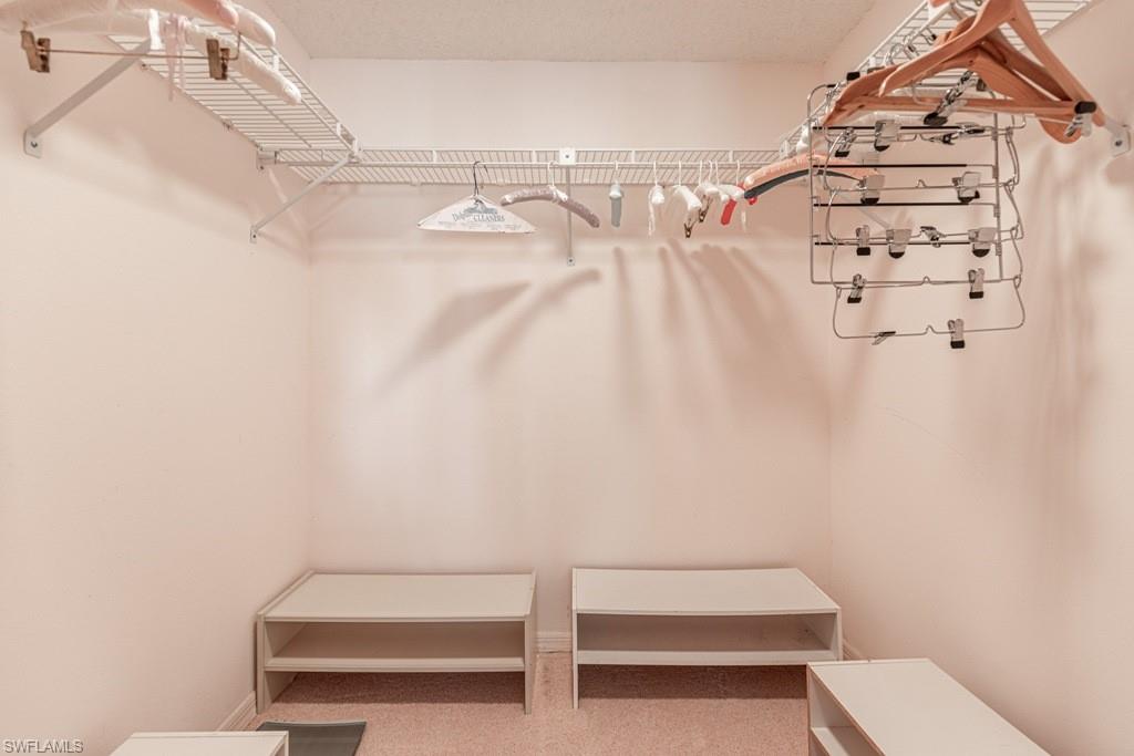 SEVEN LAKES - Residential