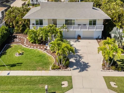 1784 Granada Dr, Marco Island, FL 34145 - MLS#: 225016382