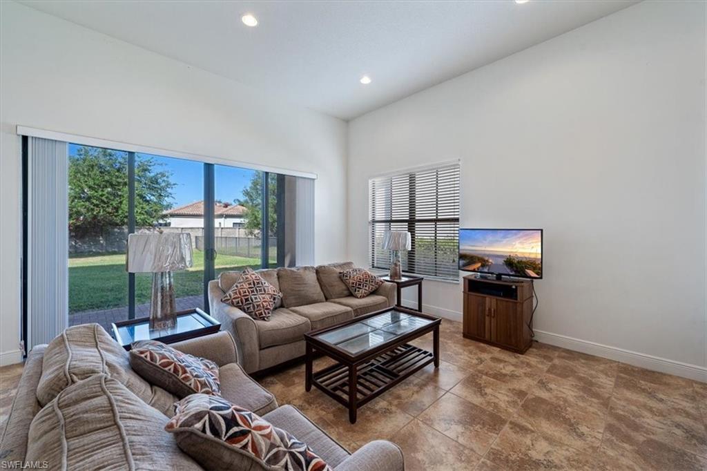 MAPLE RIDGE - Residential