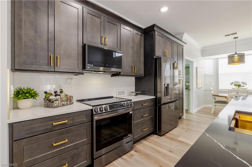 STONEYBROOK - Residential