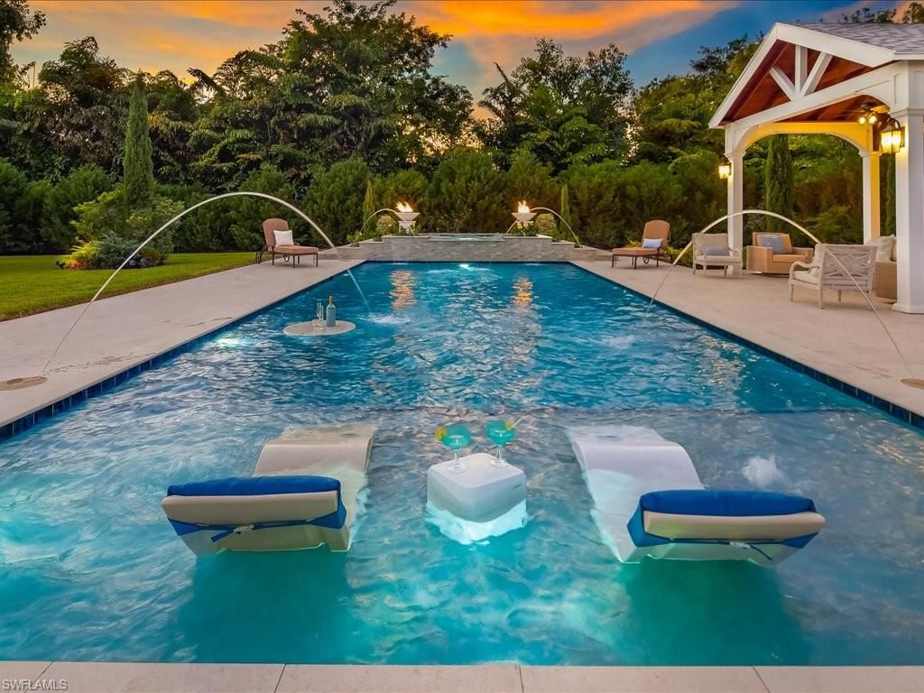 Photo of 624 Ridge DR, NAPLES, FL 34108 (MLS # 225083611)