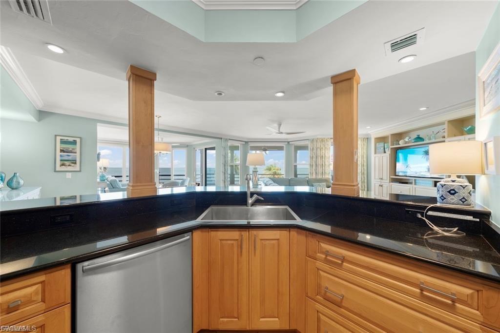 LANDS ENDS VILLAGE CONDO - Residential