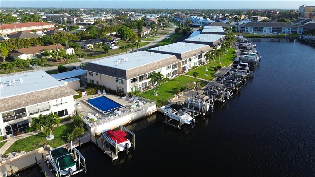 COMMODORE CONDO - Residential