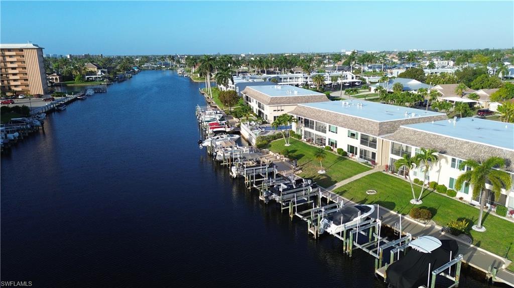 COMMODORE CONDO - Residential