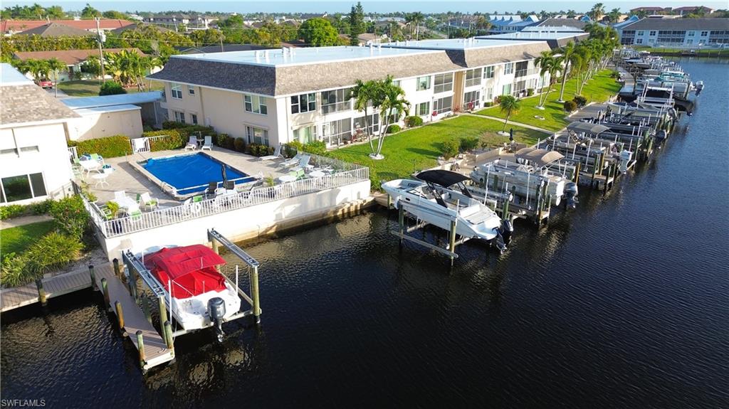 COMMODORE CONDO - Residential