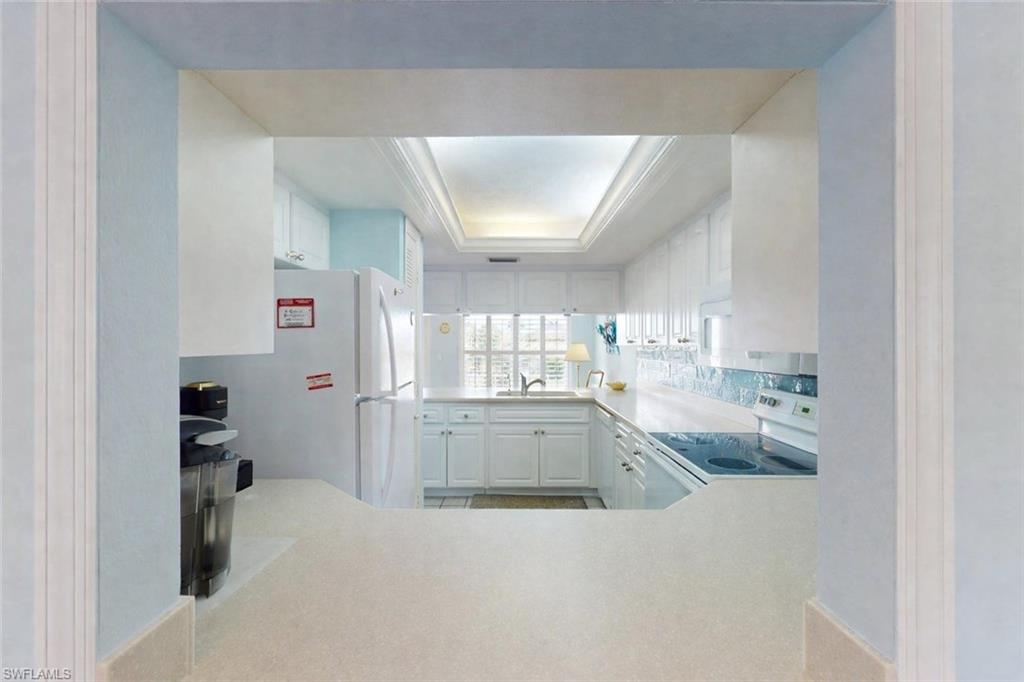 COMMODORE CONDO - Residential