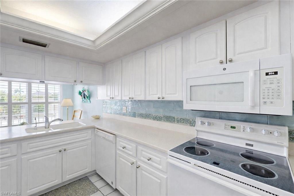 COMMODORE CONDO - Residential