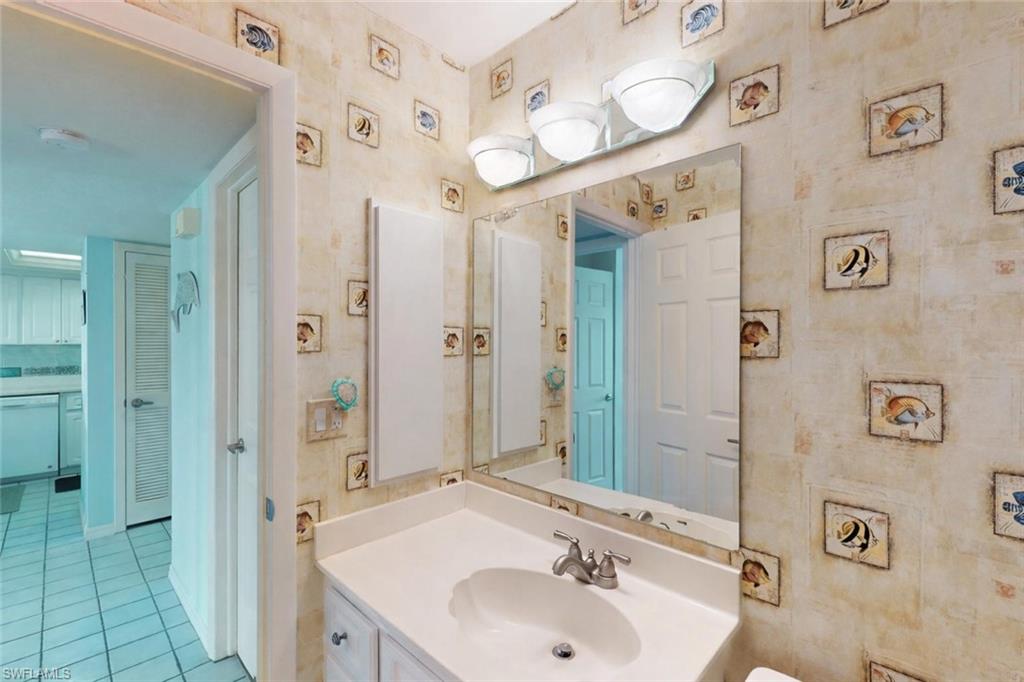 COMMODORE CONDO - Residential