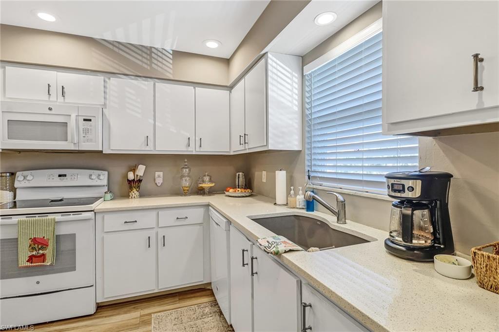 VALLEY STREAM TOWNHOUSE - Residential