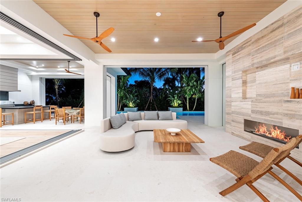 MOORINGS - Residential