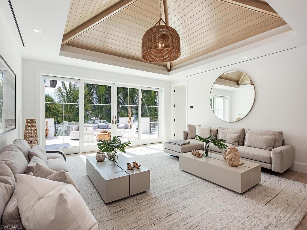 MOORINGS - Residential