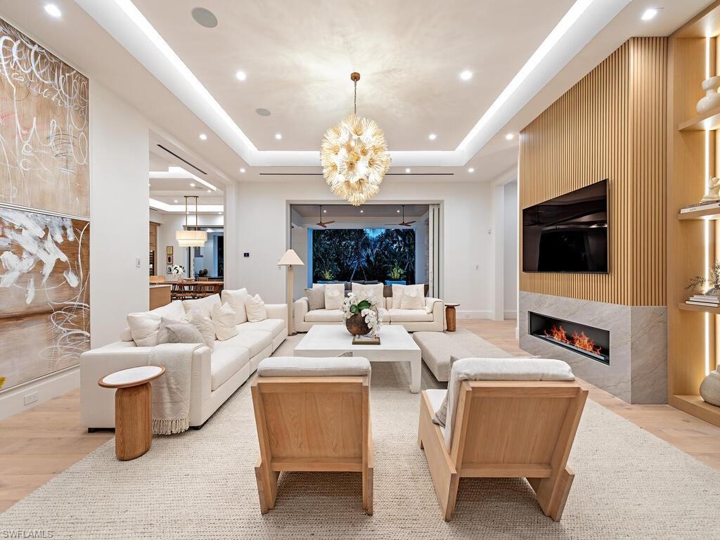 MOORINGS - Residential