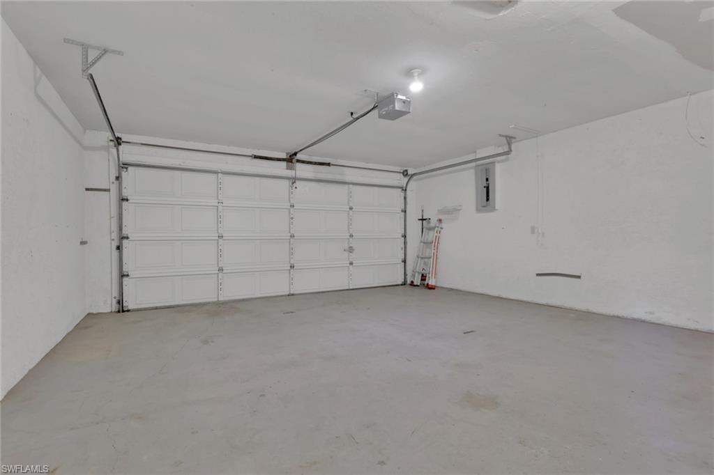 ISLAND PARK WOODS - Residential