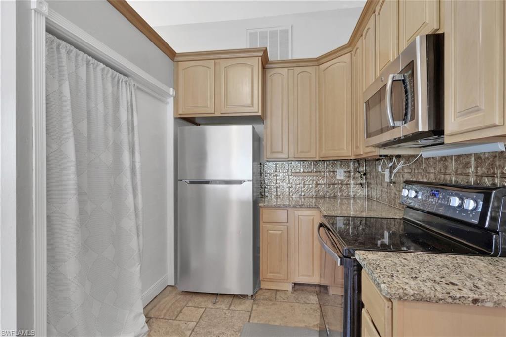 ISLAND PARK WOODS - Residential