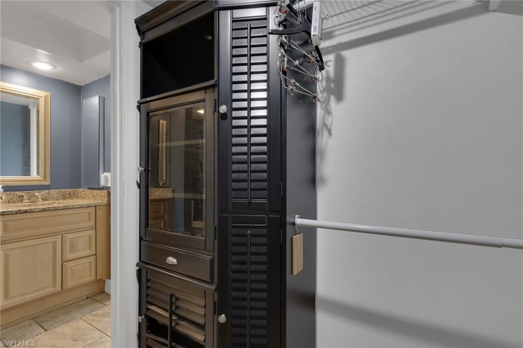 ISLAND PARK WOODS - Residential