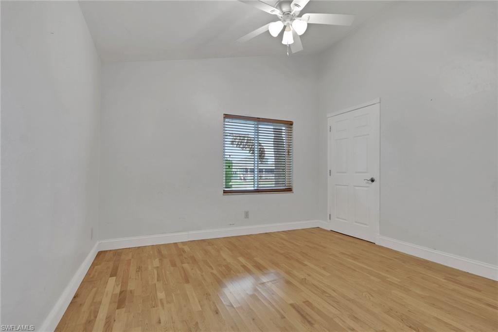 ISLAND PARK WOODS - Residential