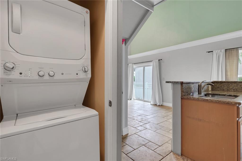 ISLAND PARK WOODS - Residential