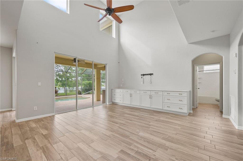 MAGNOLIA LAKES - Residential