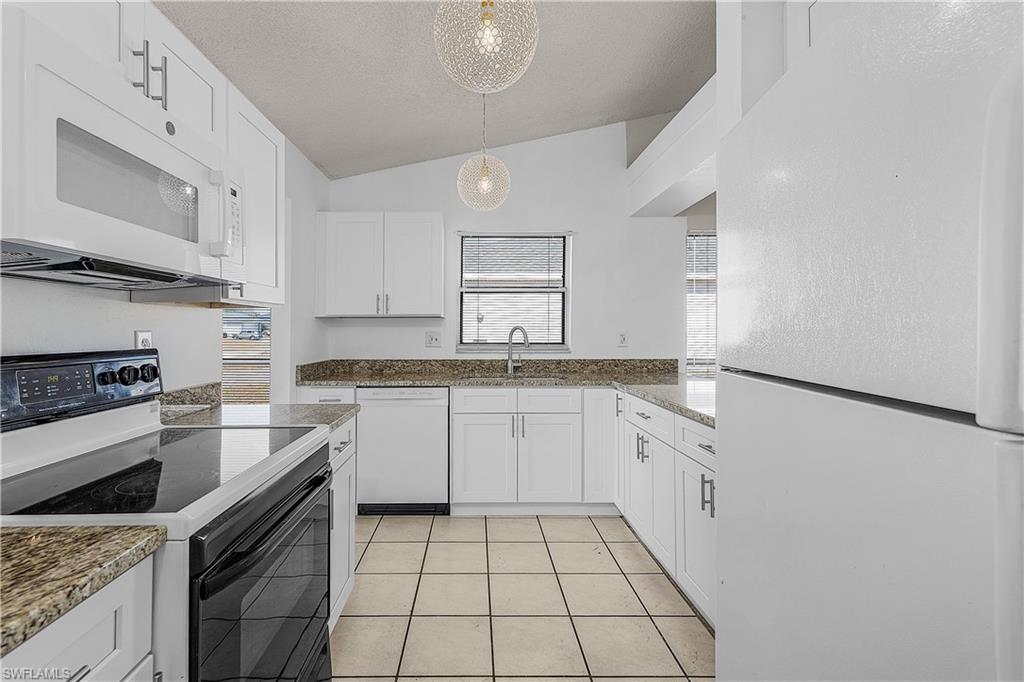 CAPE CORAL - Residential Lease