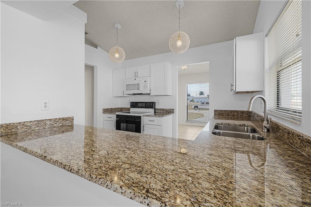 CAPE CORAL - Residential Lease