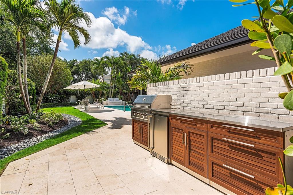 PINECREST AT PELICAN BAY - Residential