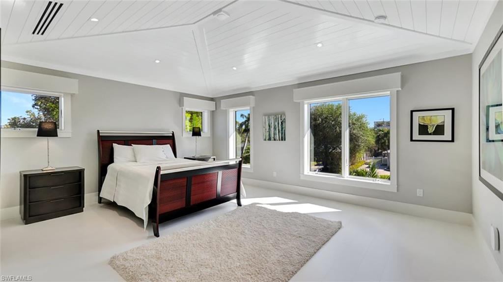 OLDE NAPLES - Residential Lease