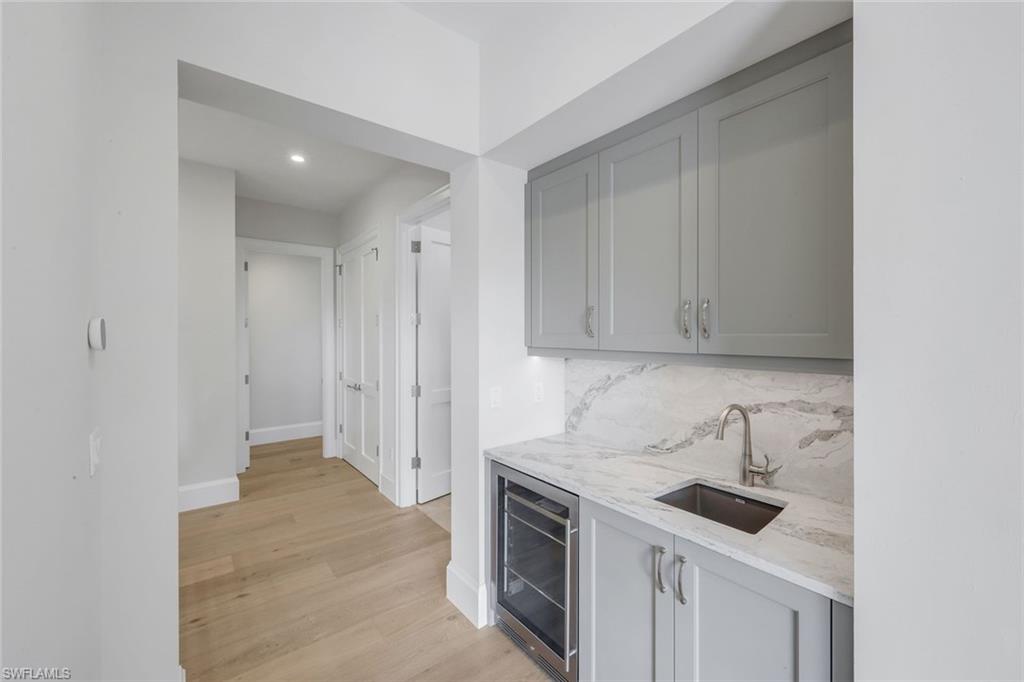 THE ENCLAVE OF DISTINCTION - Residential