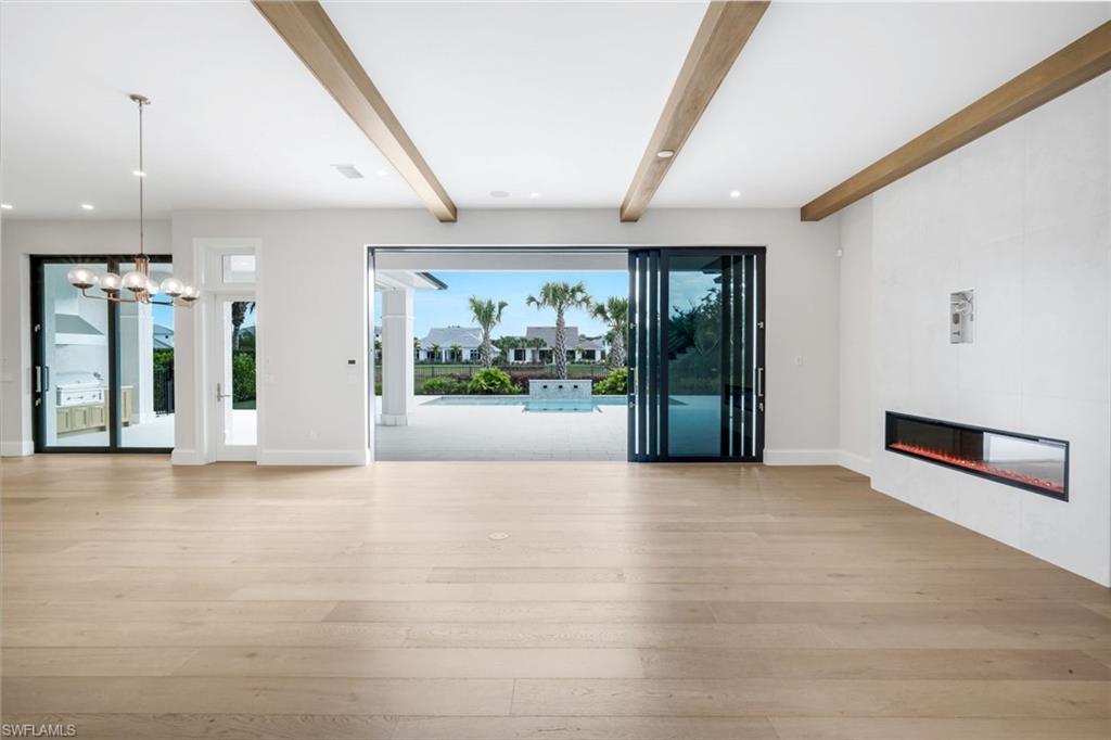 THE ENCLAVE OF DISTINCTION - Residential