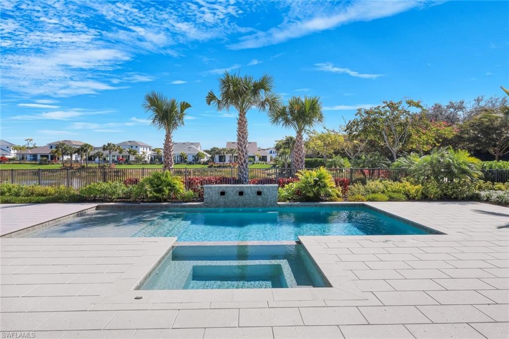 THE ENCLAVE OF DISTINCTION - Residential