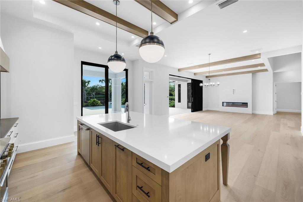 THE ENCLAVE OF DISTINCTION - Residential